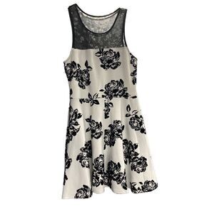 TRIXXI White & Black Evening‎ Cocktail Velvet Accent Dress Size Medium